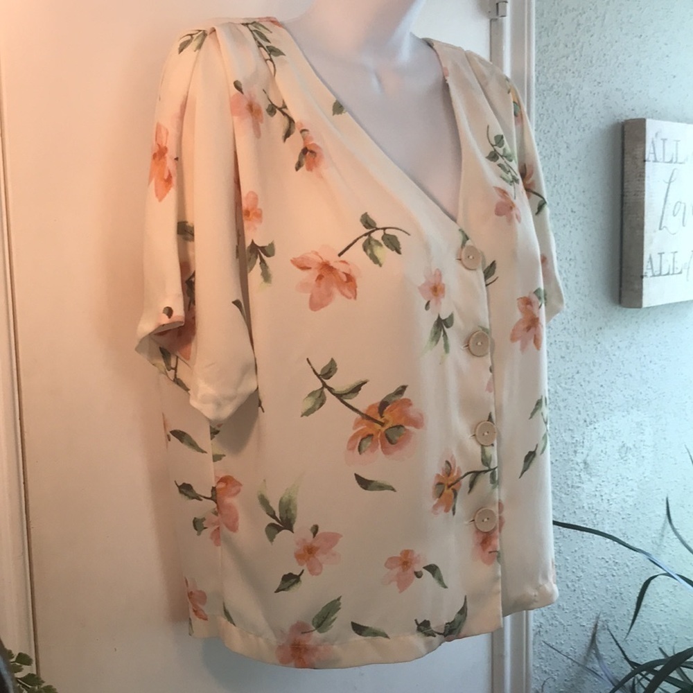 Elodie Floral Button Up Top Size S - Picture 4 of 12